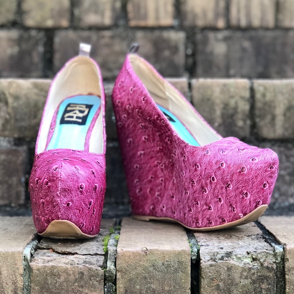 Fahrenheit Fuchsia Wedge Heels